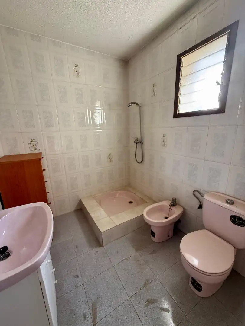 Baño de Casa adosada en venta en Picassent con Calefacción, Terraza y Amueblado
