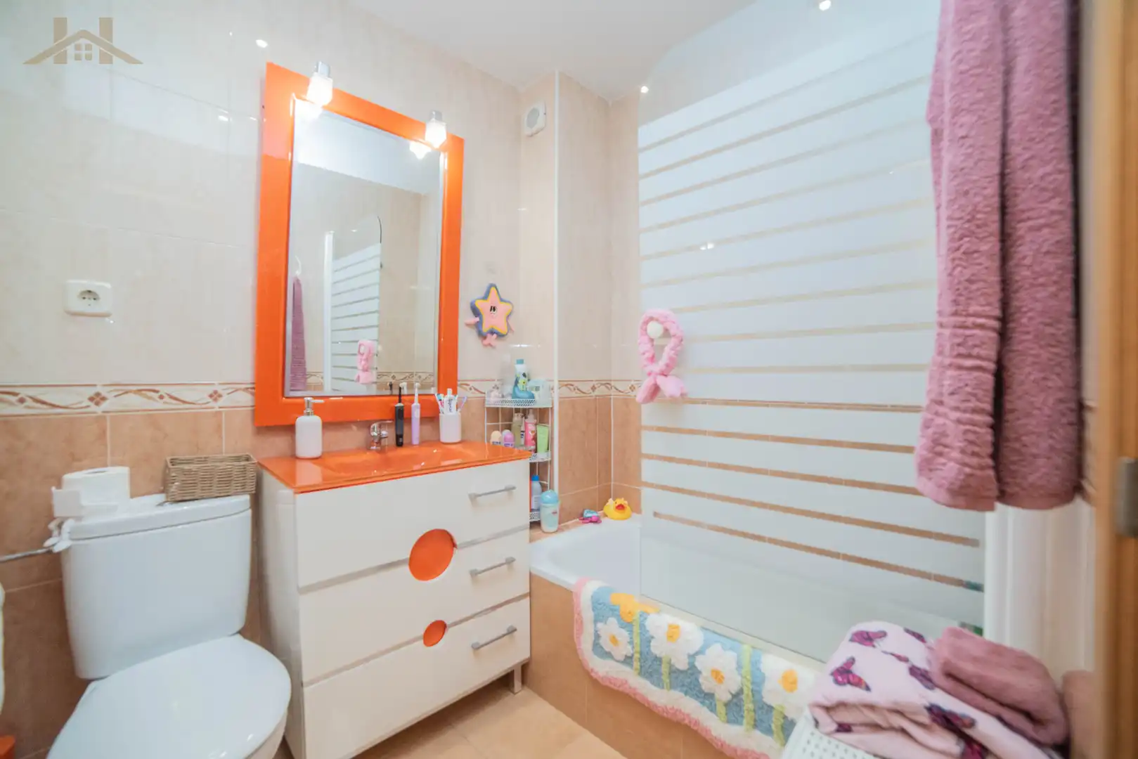 Baño de Piso en venta en Pinto con Aire acondicionado, Calefacción y Amueblado