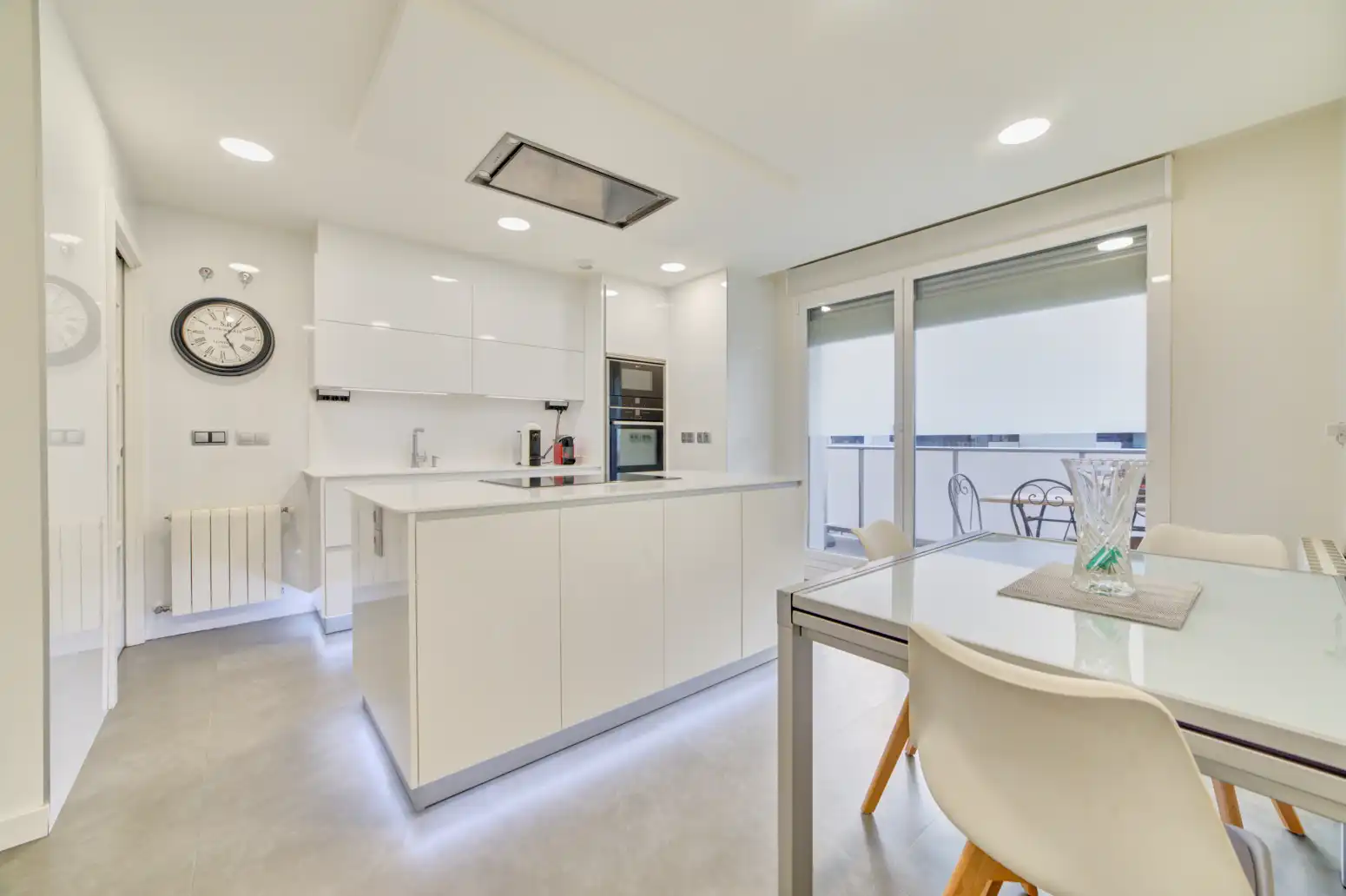 Kitchen of Flat for sale in  Pamplona / Iruña  with Heating, Terrace and Storage room