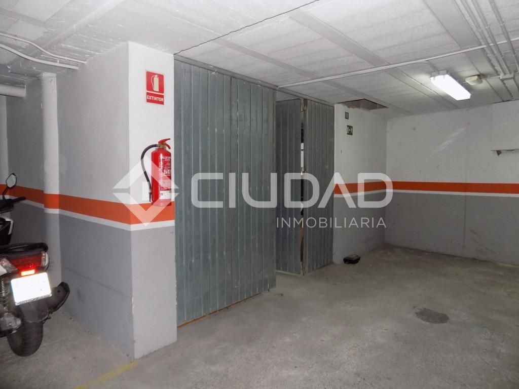 Garage for sale in Ayuntamiento - Barrio Alto