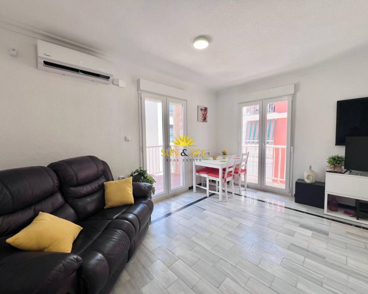Attic to rent in Gaspar Perelló