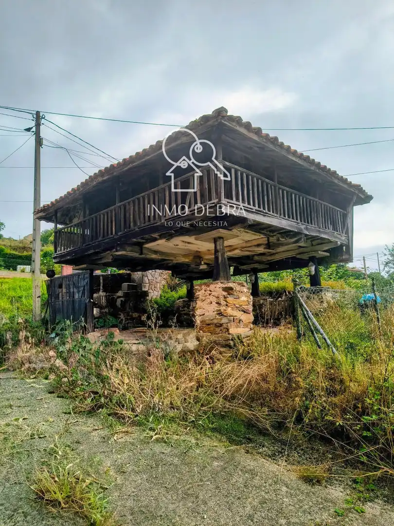 Außenansicht von Einfamilien-Reihenhaus zum Verkauf in Cudillero mit Heizung, Privatgarten und Terrasse