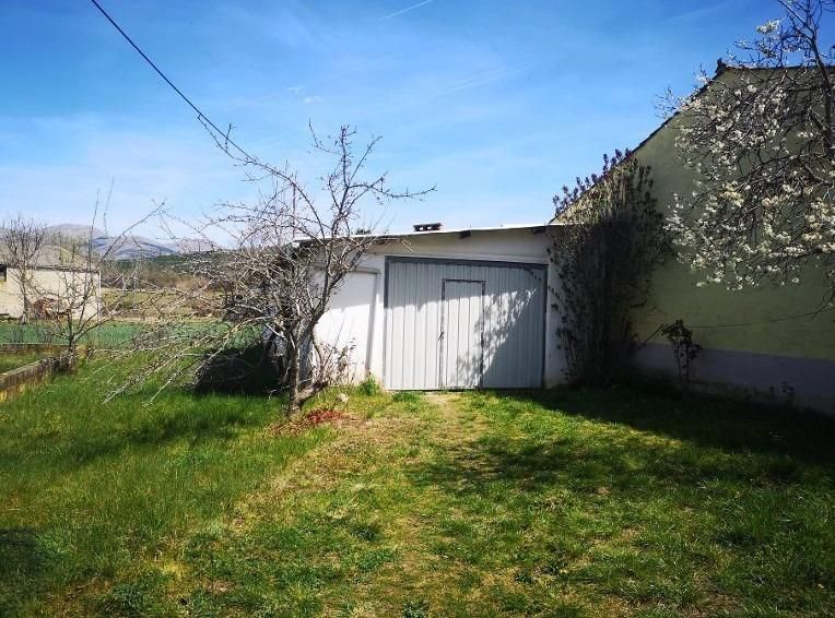 Casa o xalet en venda en Cistierna amb Jardí privat