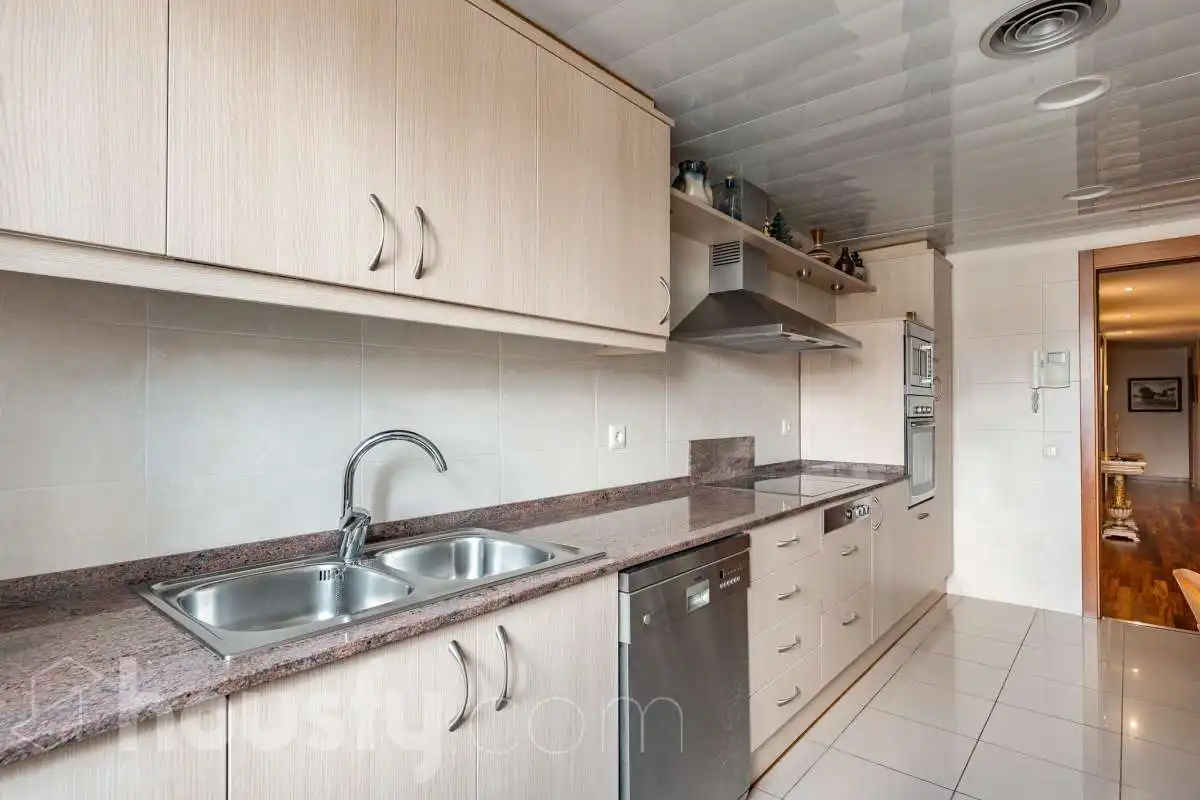 Cocina de Piso en venta en Esplugues de Llobregat con Aire acondicionado, Calefacción y Parquet