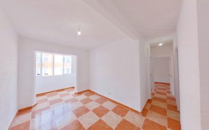 Bedroom of Flat to rent in Parla