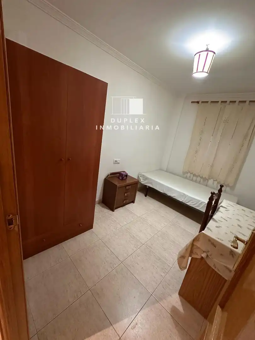 Schlafzimmer von Wohnung zur Miete in Cuenca mit Heizung, Terrasse und Möbliert