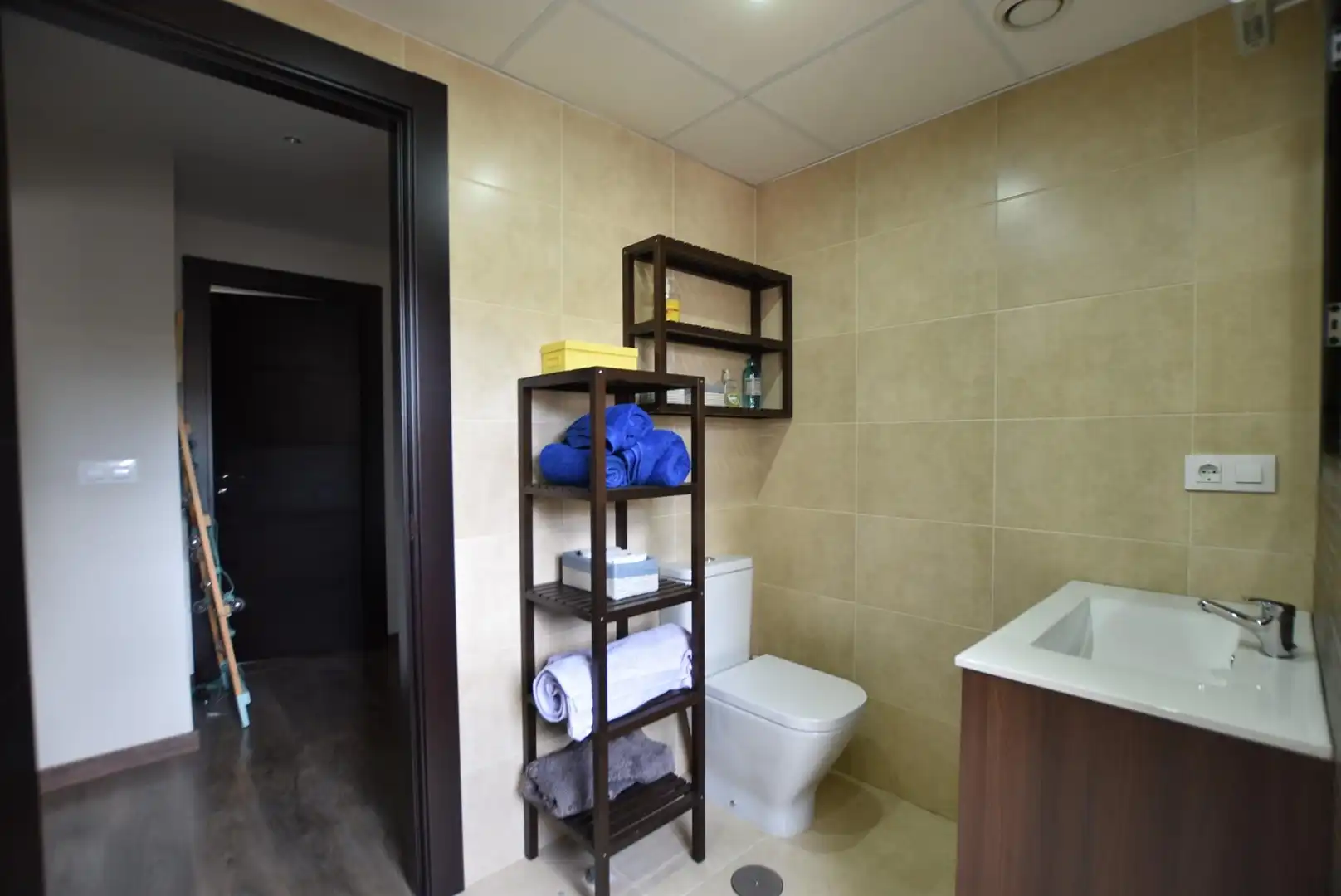 Bathroom of Flat for rent in Granada  with Air Conditioner, Heating and Furnished