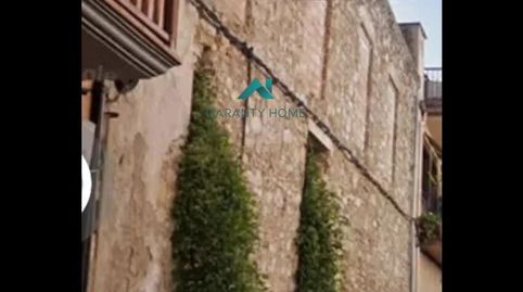 CASA ANTIGUA CON TERRENO EN MITAD PUEBLO