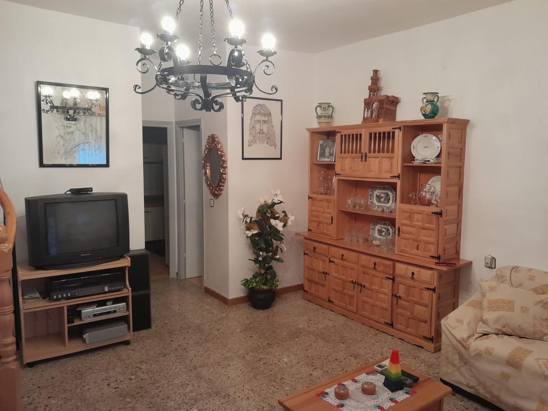 Sala d'estar de Casa adosada en venda en Cehegín