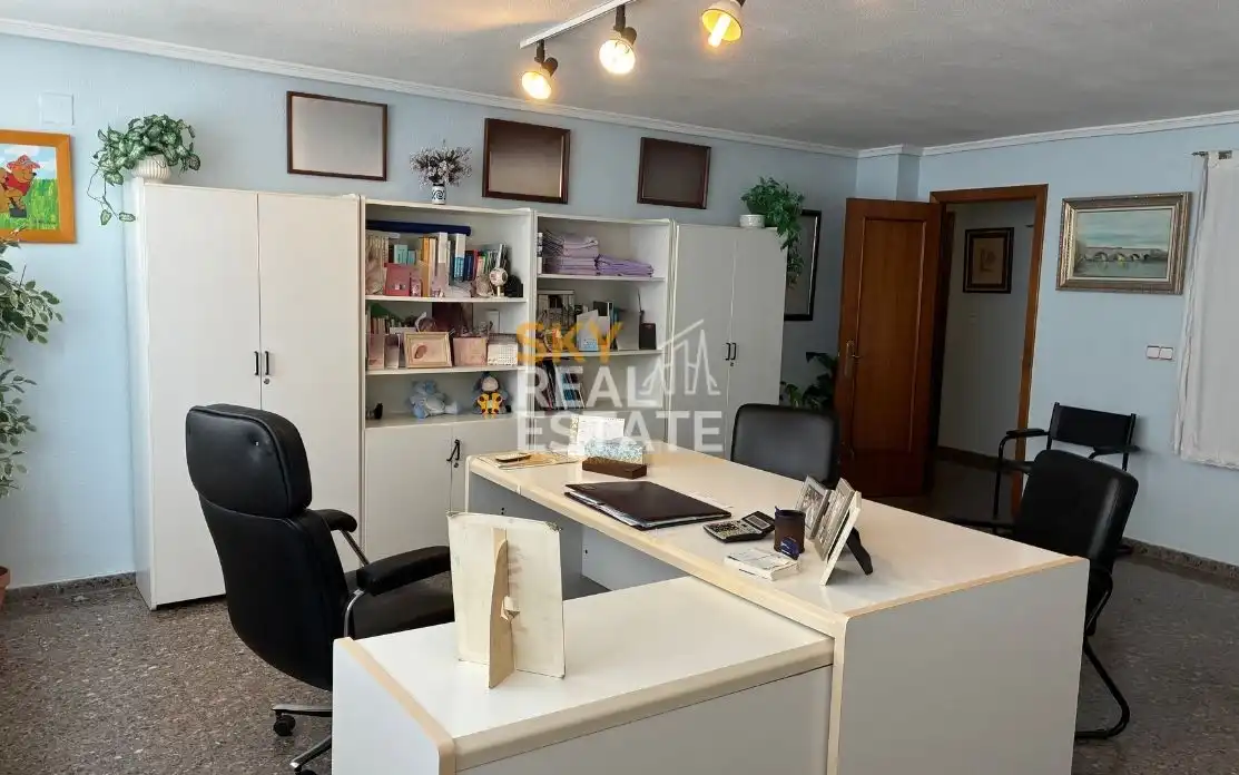 Flat for sale in Silla  with Air Conditioner and Balcony