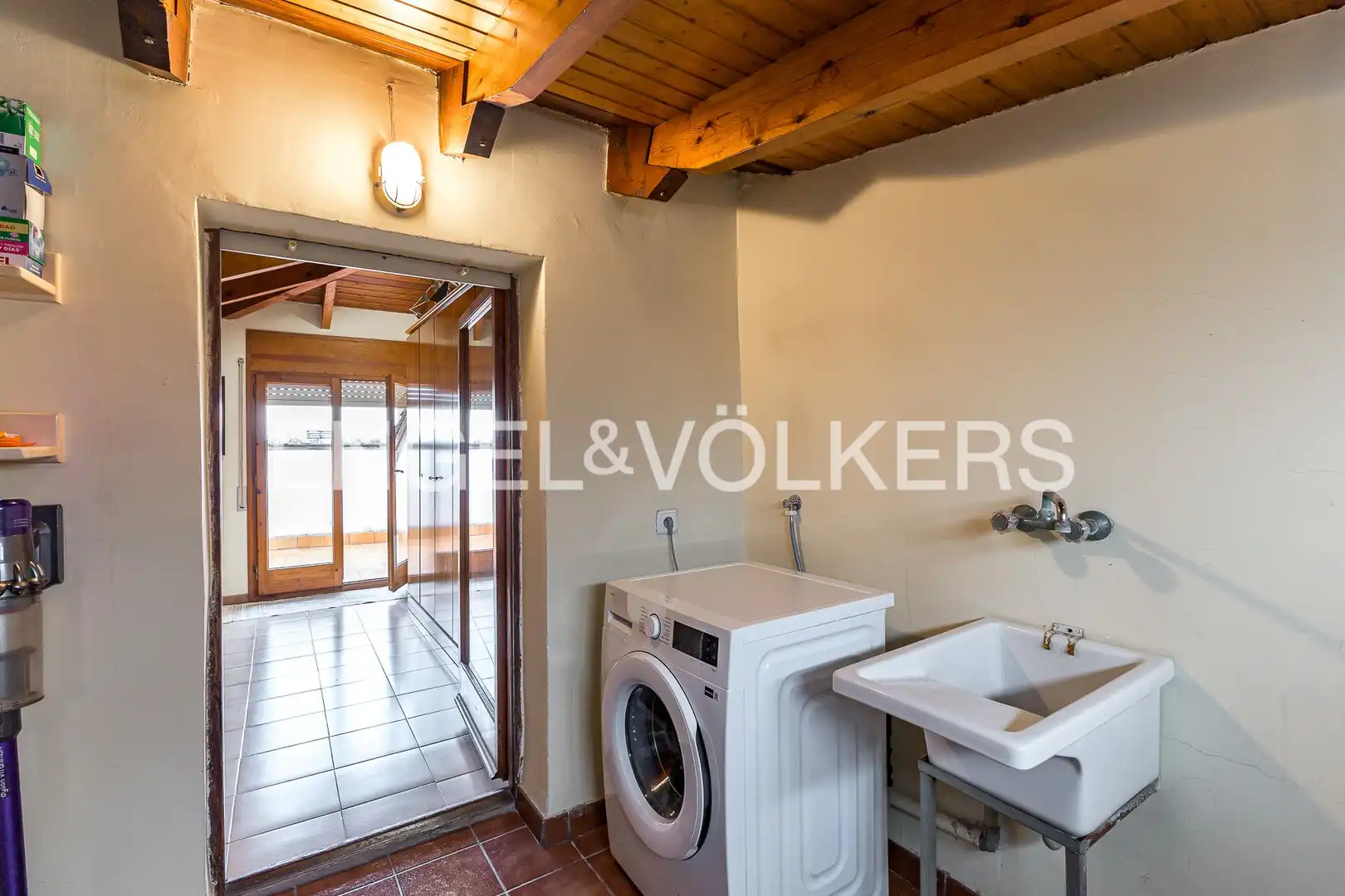 Exterior view of Houses for sale in Sant Cugat del Vallès  with Air Conditioner, Heating and Private garden