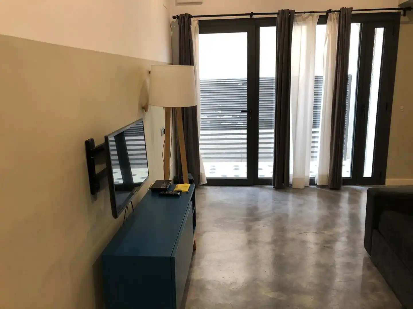 Wohnzimmer von Wohnung zur Miete in Barcelona mit Klimaanlage, Möbliert und Ofen