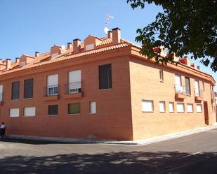 Vista exterior de Apartament de lloguer en Villa del Prado amb Balcó