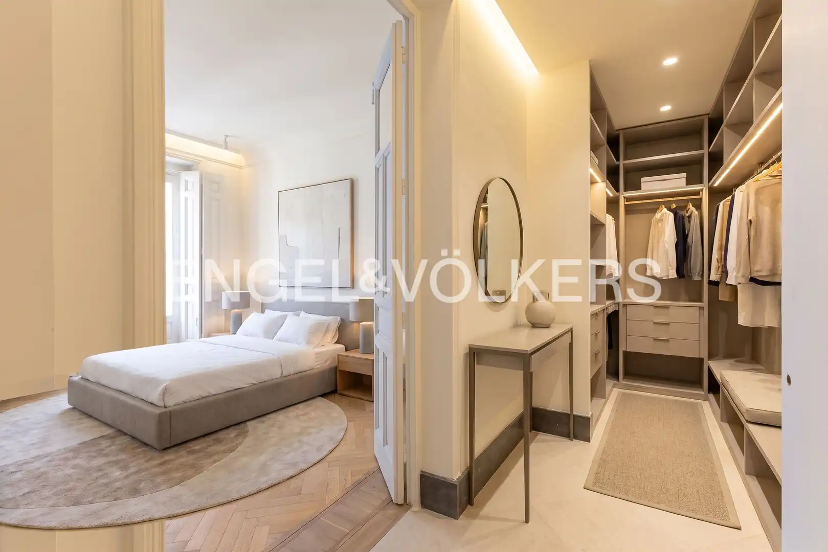 Schlafzimmer von Wohnung zur Miete in Madrid mit Klimaanlage, Heizung und Balkon