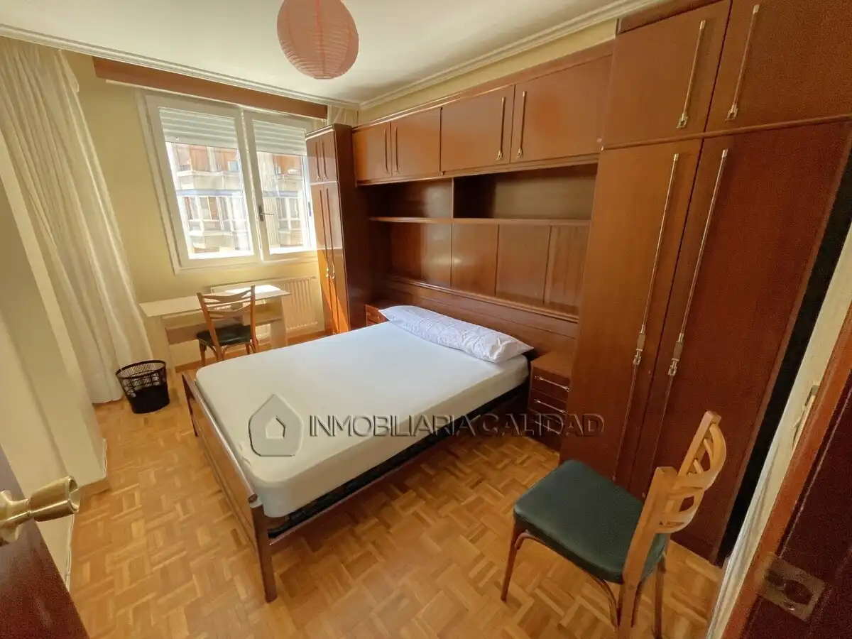 Habitación de Piso de alquiler en Burgos con Calefacción y Amueblado