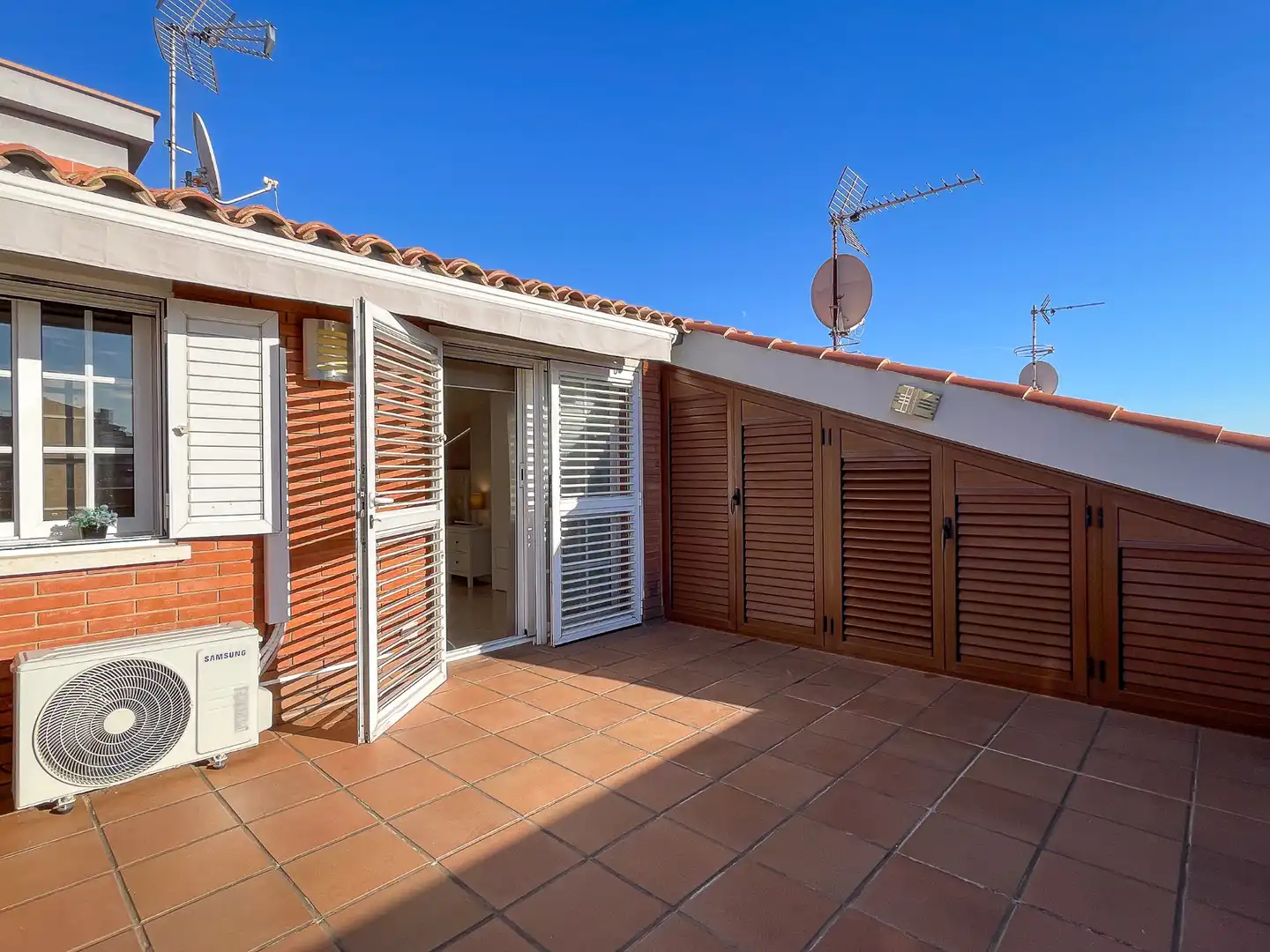 Terraza de Casa adosada en venta en Mataró con Aire acondicionado, Calefacción y Jardín privado