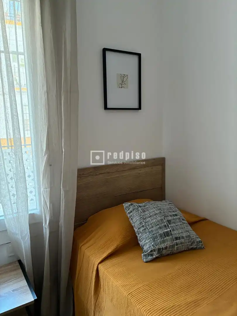 Dormitori de Pis de lloguer en Sevilla amb Calefacció, Parquet i Terrassa