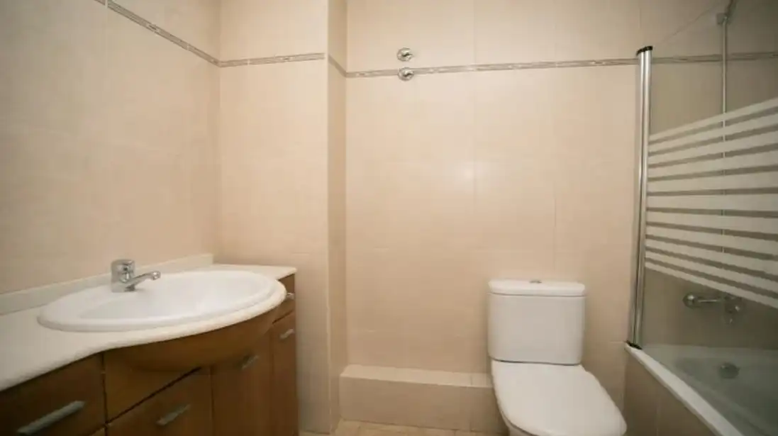 Baño de Piso en venta en Alcarràs con Calefacción