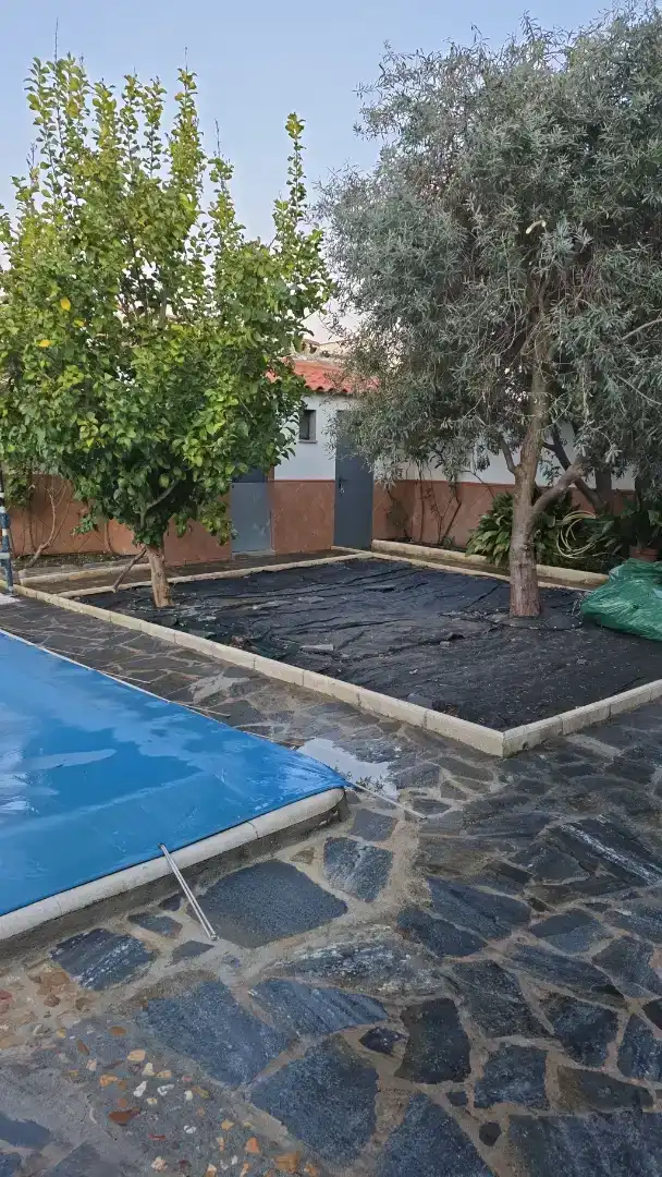 Piscina de Casa adosada en venda en Torrecampo amb Aire condicionat, Piscina i Moblat
