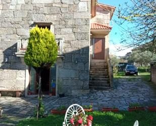 Vista exterior de Casa o xalet en venda en Bueu amb Terrassa