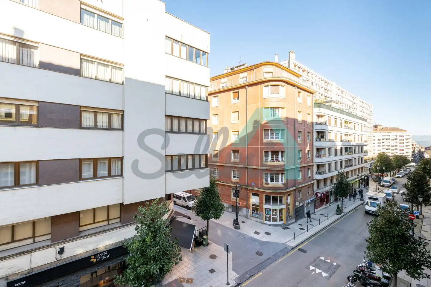 Vista exterior de Piso en venta en Oviedo  con Calefacción