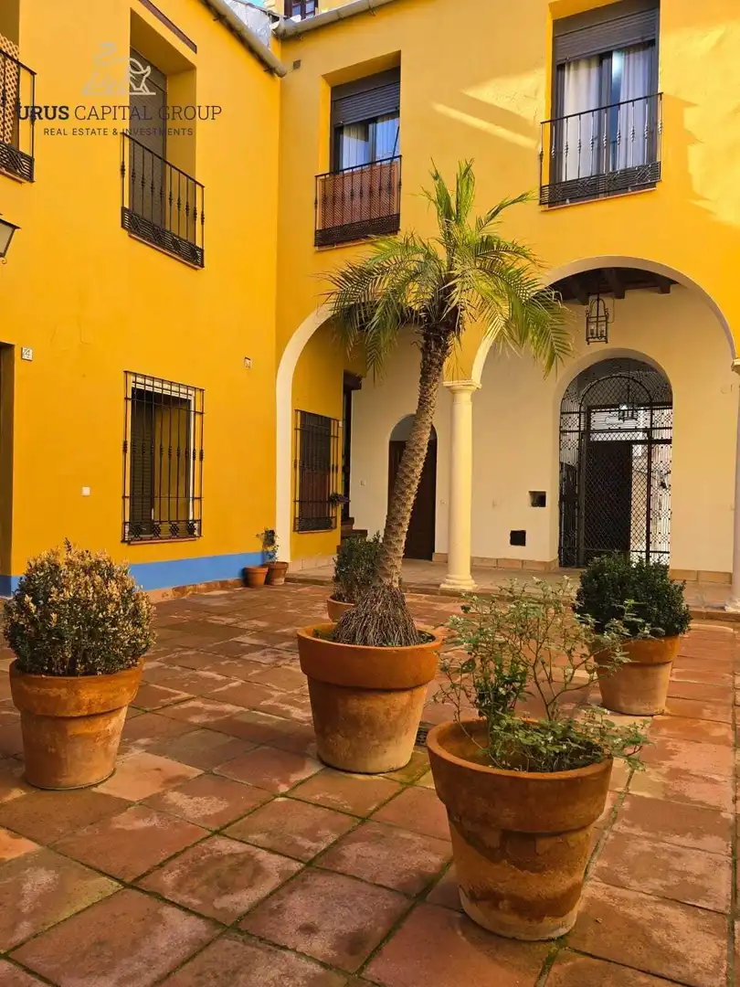 Außenansicht von Wohnung zur Miete in Córdoba mit Klimaanlage, Heizung und Möbliert