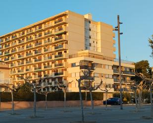 Exterior view of Apartment for sale in Vandellòs i l'Hospitalet de l'Infant  with Terrace, Furnished and Oven