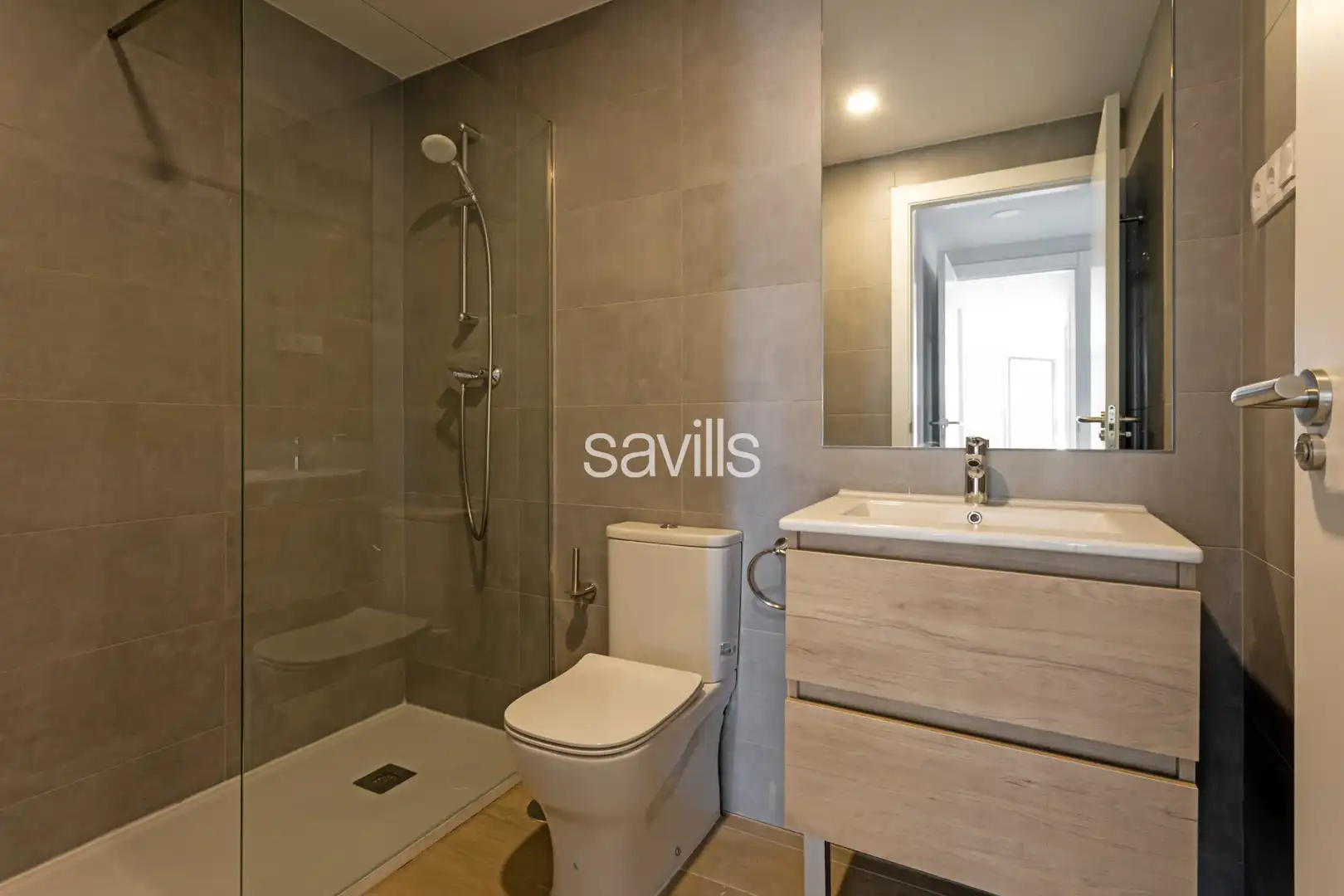 Bathroom of Flat for sale in Madrid  with Air Conditioner, Heating and Terrace