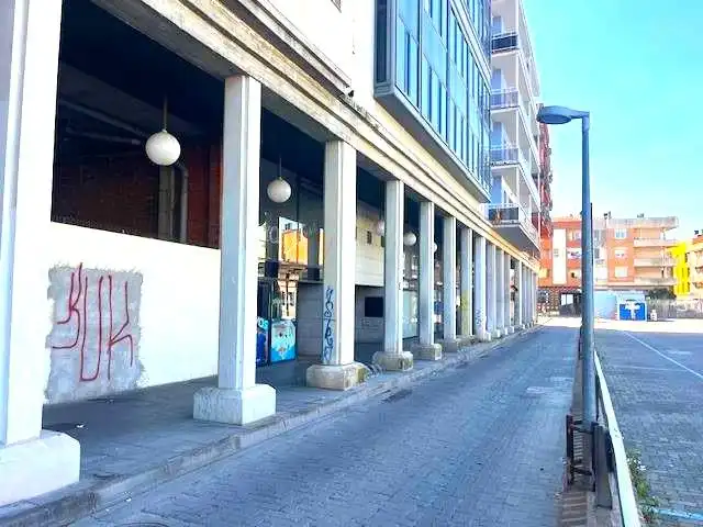 Business premises for sale in JOAN REGLA 3