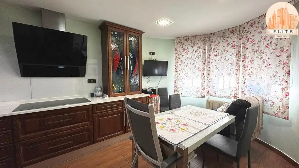 Cocina de Casa adosada en venta en Torrejón de la Calzada con Aire acondicionado, Calefacción y Jardín privado