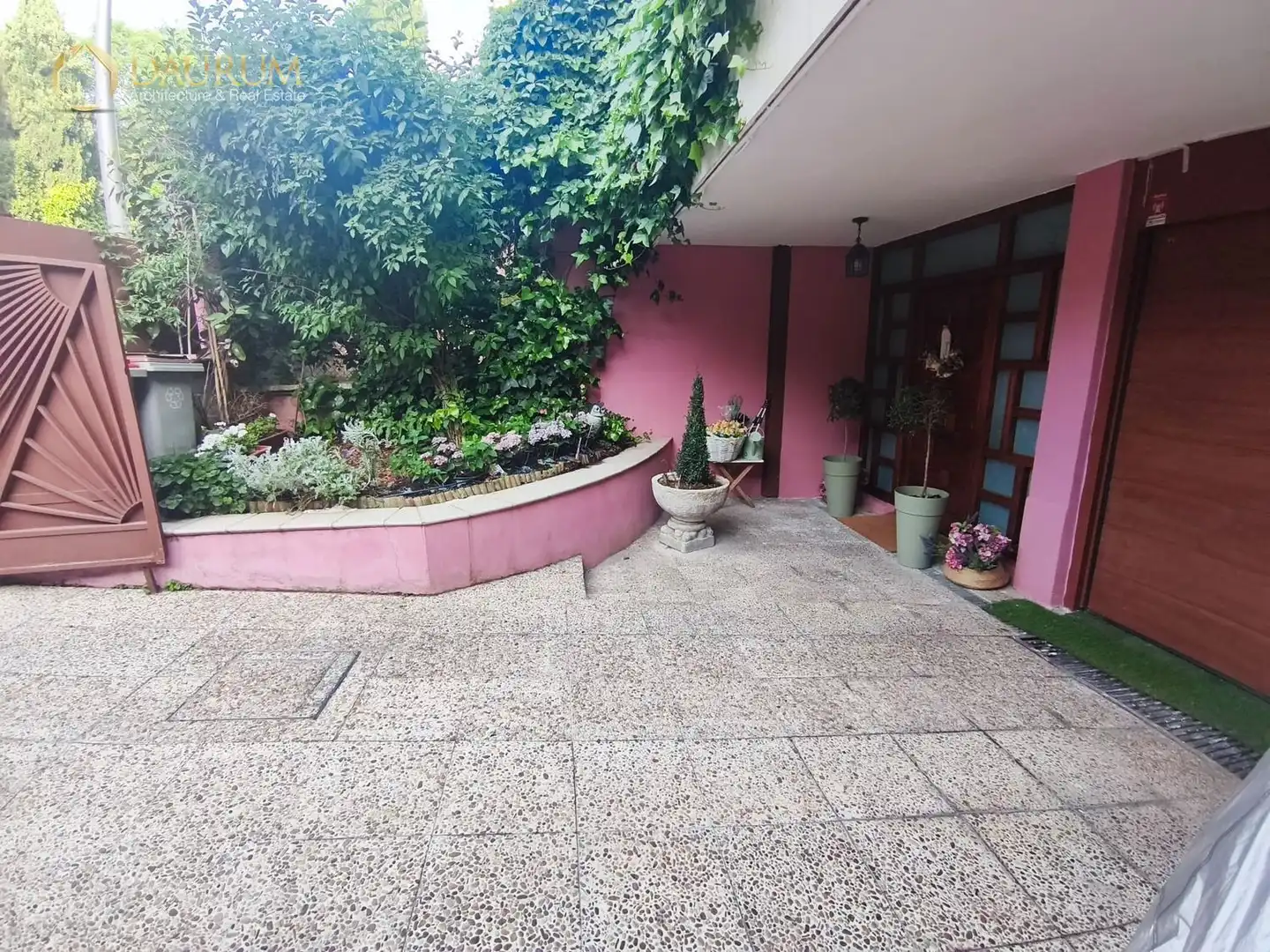 Terrassa de Casa adosada en venda en Madrid amb Calefacció, Jardí privat i Terrassa
