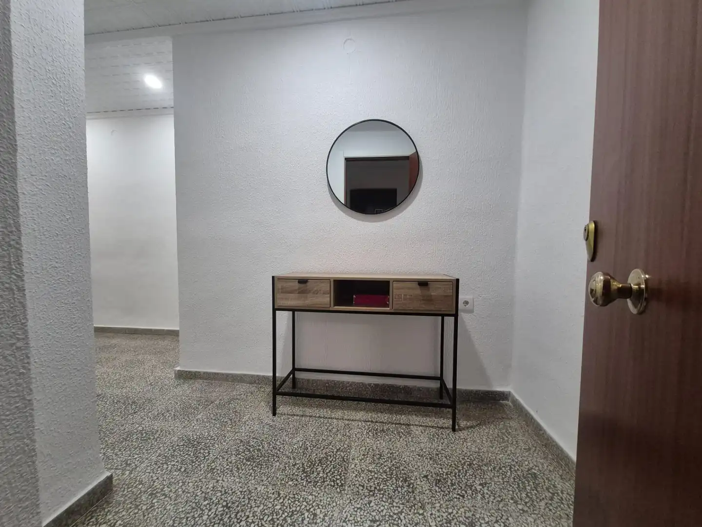 Flat for rent in Mislata  with Air Conditioner and Furnished