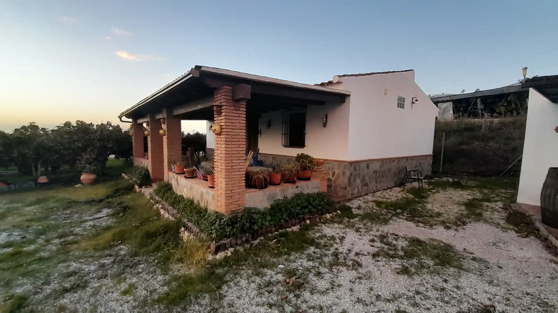 Casa rústica con jardín en venta en Calle Manuel de Falla 4, imagen 4