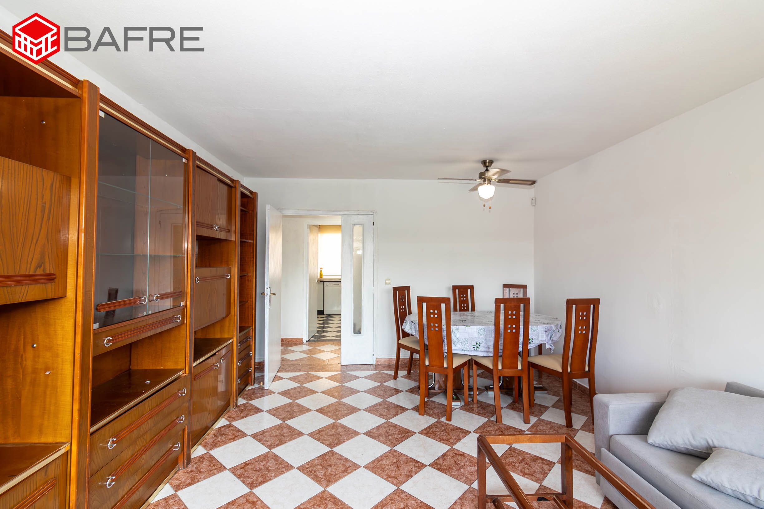 Flat for sale in Calle de Núñez de Guzmán, Reyes Católicos