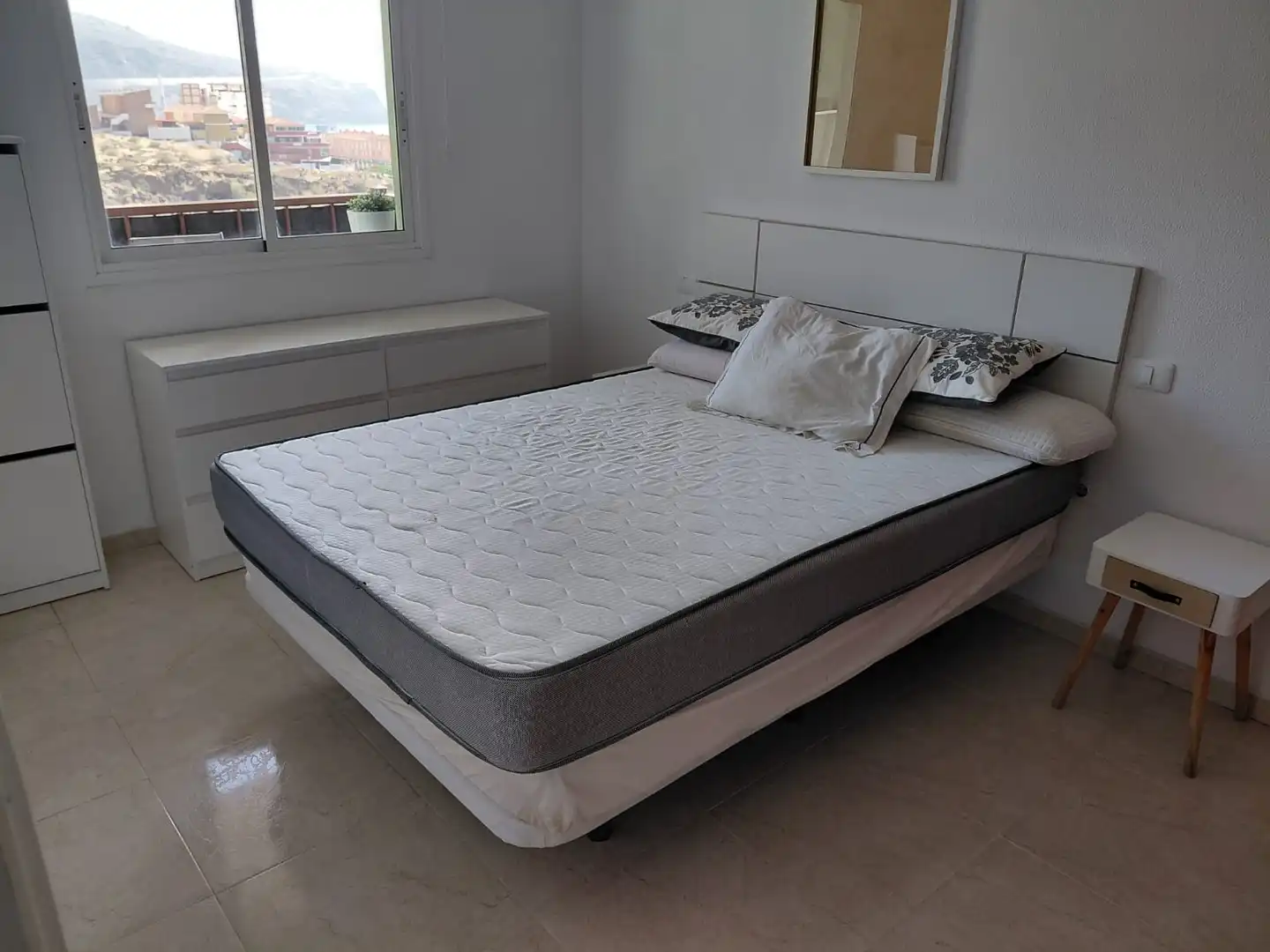 Habitación de Apartamento de alquiler en Candelaria con Amueblado, Horno y Lavadora