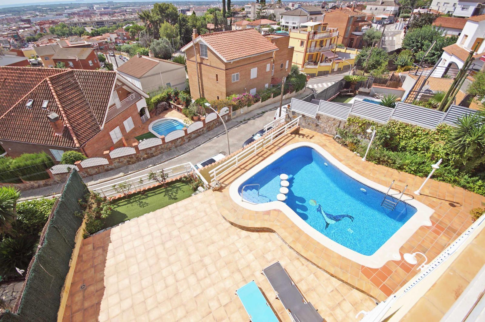 Piscina de Casa o chalet en venta en Viladecans con Parquet, Terraza y Trastero