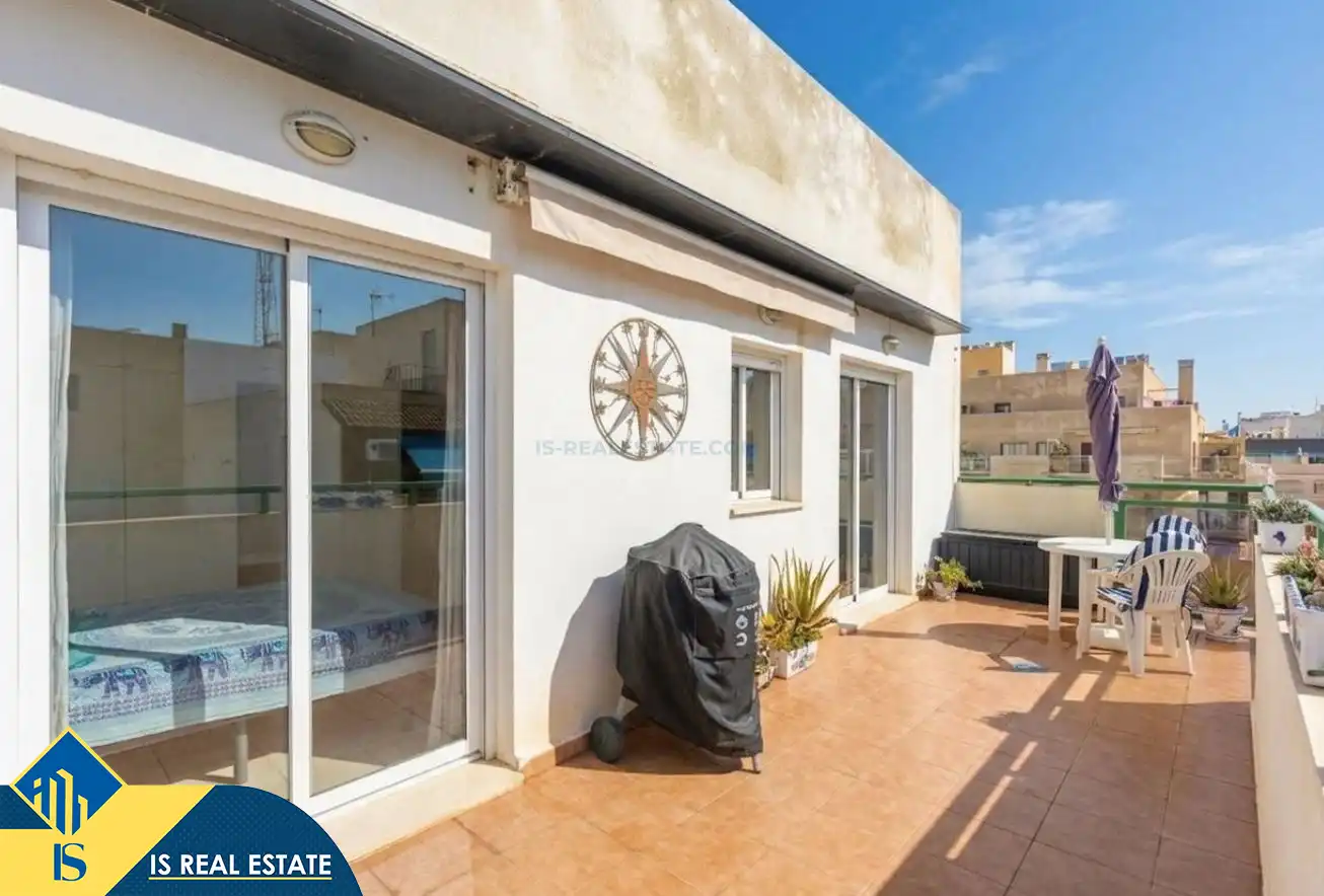Penthouse with lift for sale in Playa de los Locos