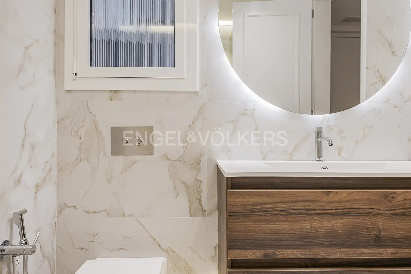 Baño de Piso de alquiler en Barcelona con Aire acondicionado, Calefacción y Parquet