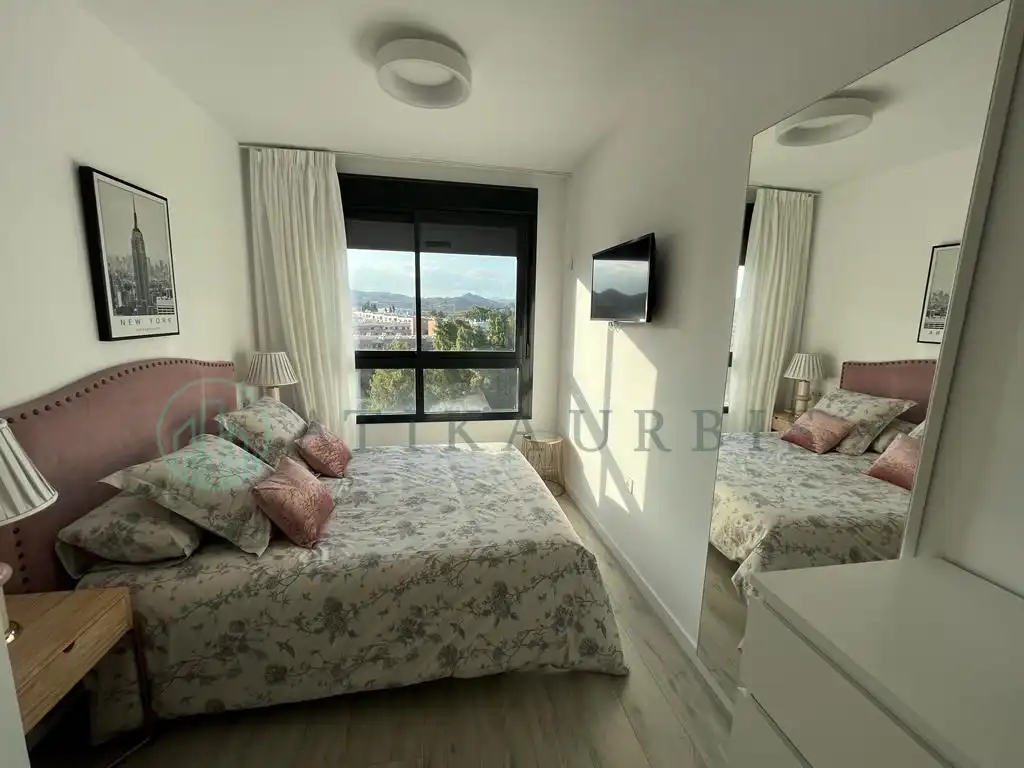 Habitación de Ático de alquiler en Málaga con Aire acondicionado, Terraza y Piscina
