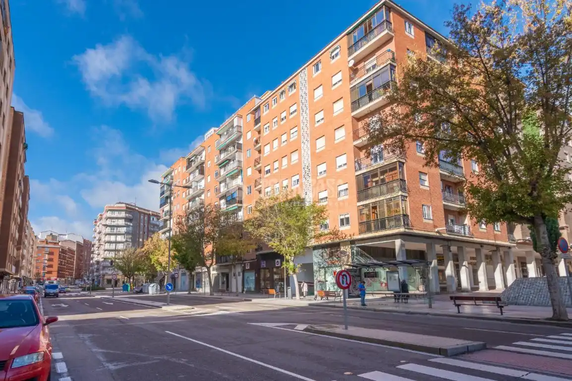 Vista exterior de Piso en venta en Salamanca con Calefacción y Trastero
