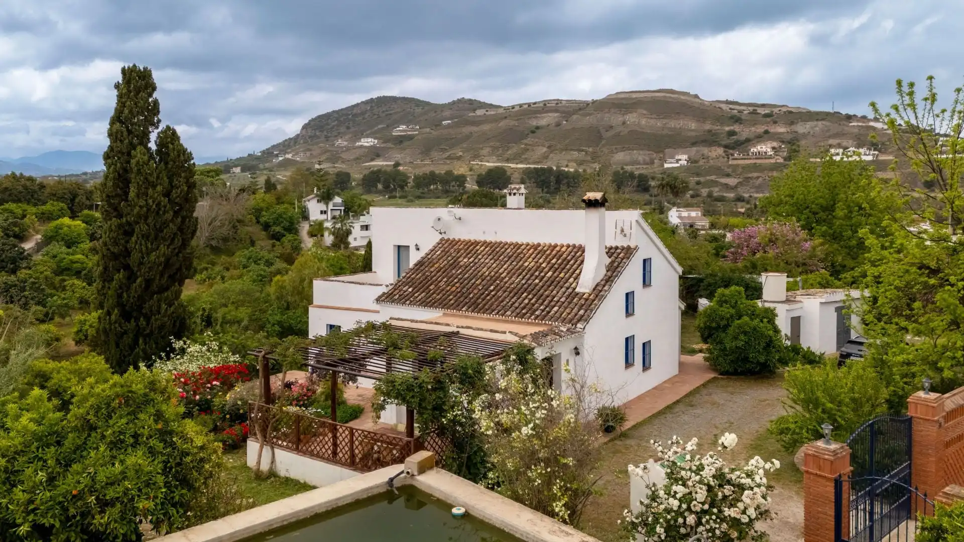 Vista exterior de Finca rústica en venta en Alhaurín El Grande con Aire acondicionado y Trastero