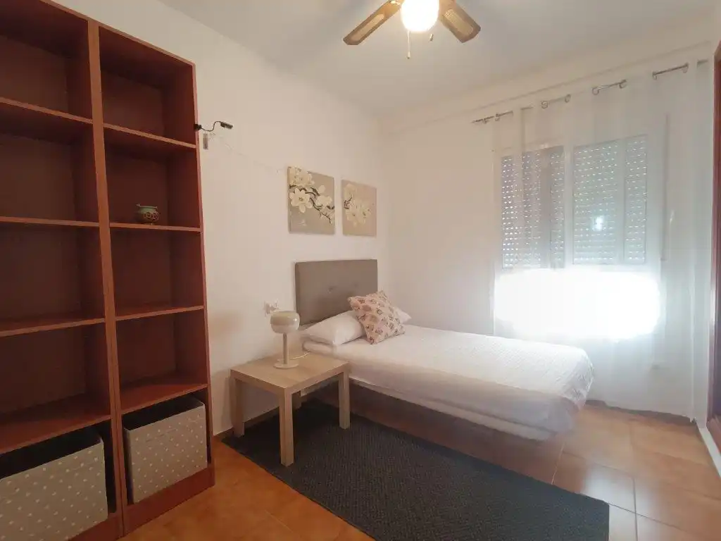 Schlafzimmer von Wohnung zur Miete in Málaga mit Klimaanlage, Heizung und Terrasse