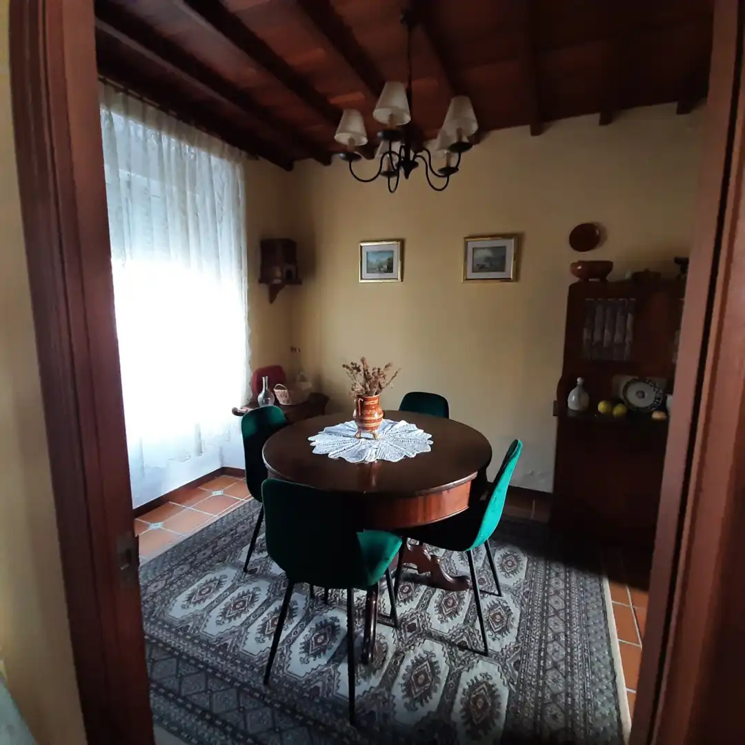 Menjador de Casa o xalet en venda en Mañón amb Jardí privat, Parquet i Moblat