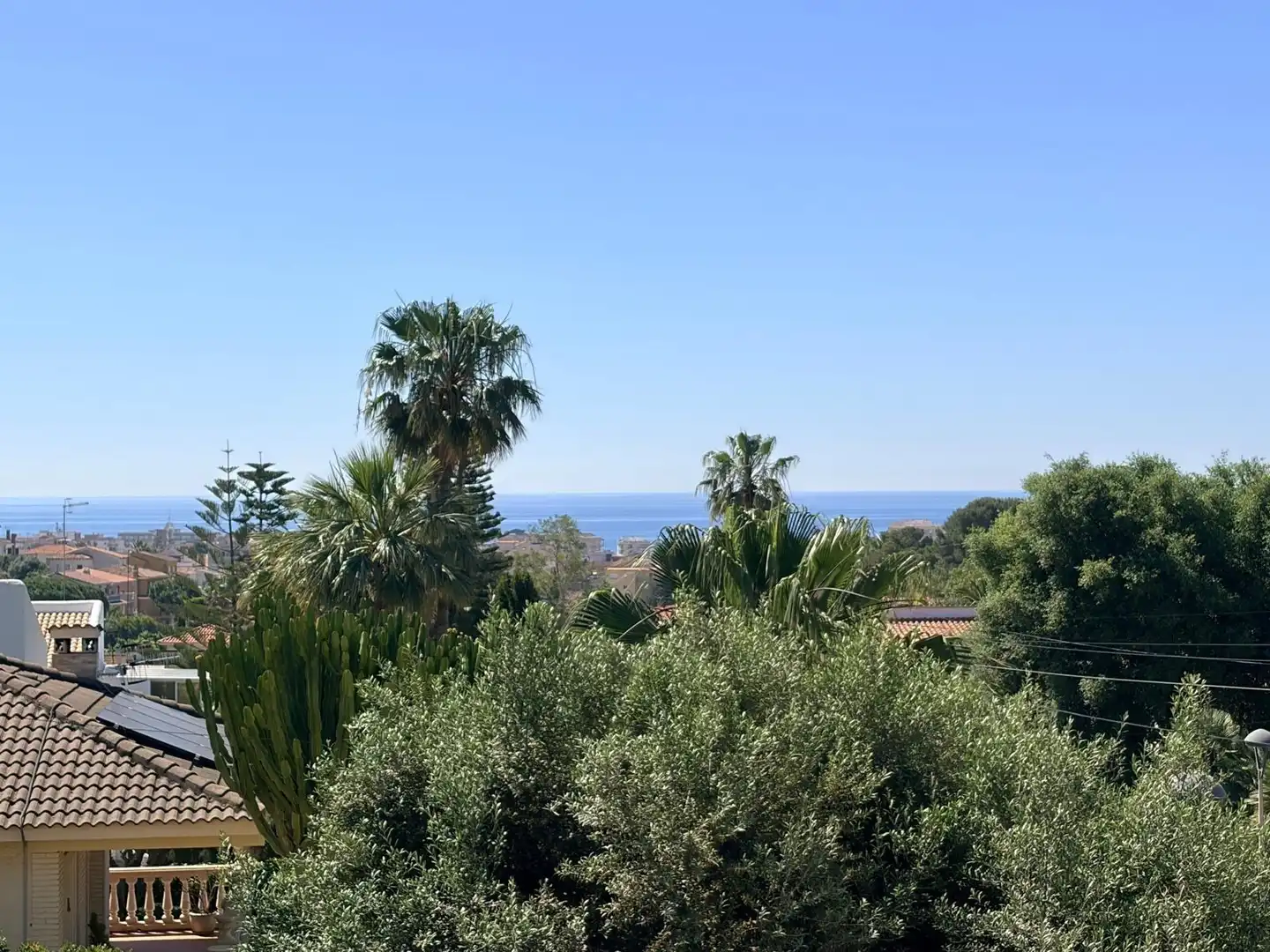 Vista exterior de Casa o xalet en venda en Cunit amb Calefacció, Jardí privat i Terrassa