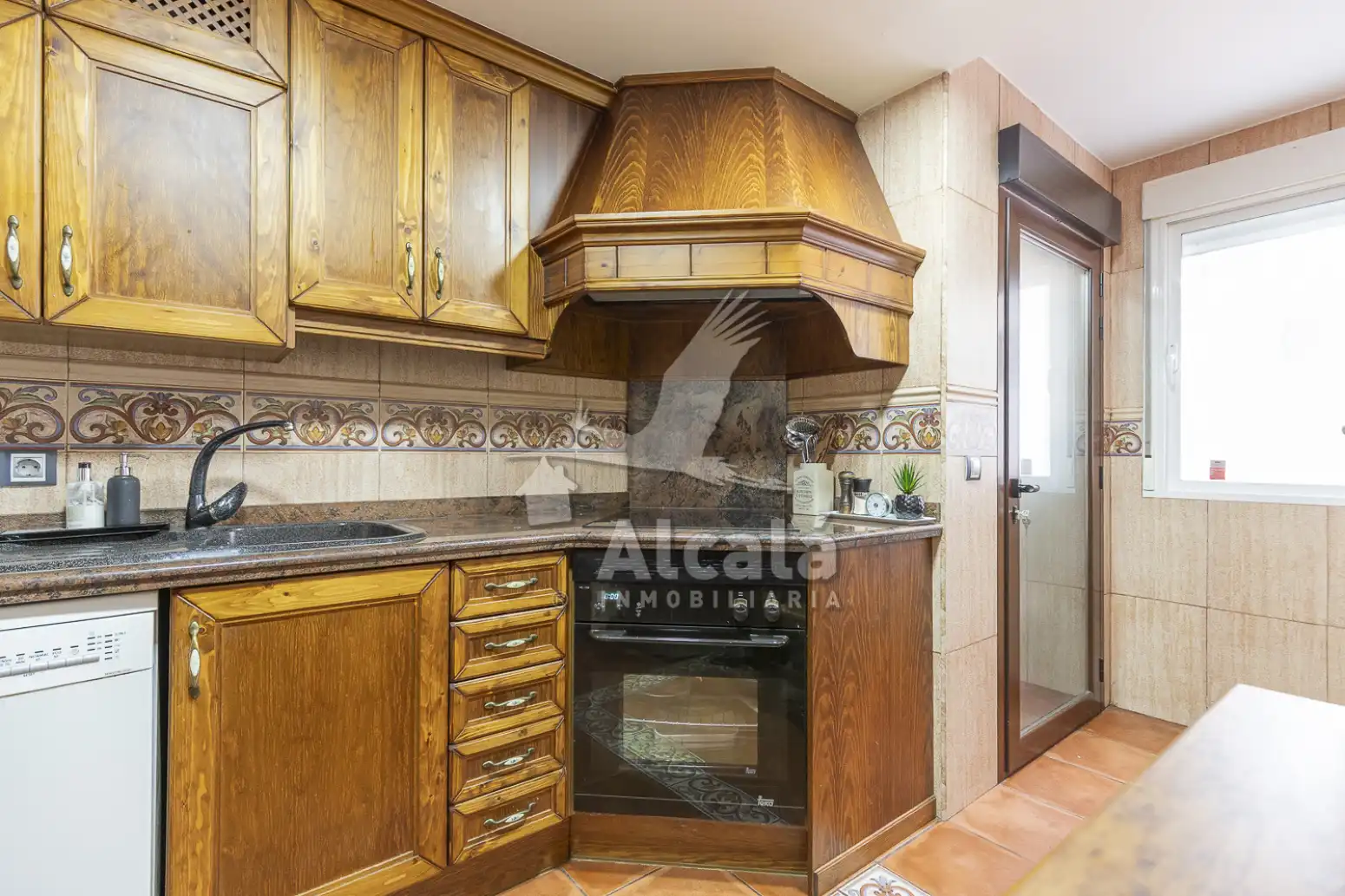 Kitchen of Flat for sale in Alcalá de Henares  with Air Conditioner, Heating and Parquet flooring