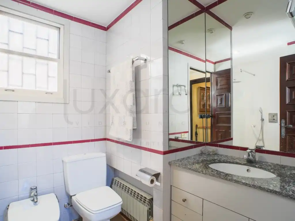 Bathroom of Attic for sale in Barcelona
