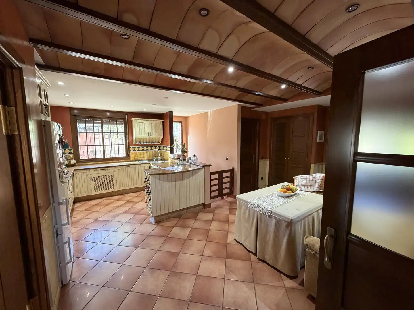 Cuina de Casa o xalet en venda en Dos Hermanas amb Aire condicionat, Calefacció i Jardí privat
