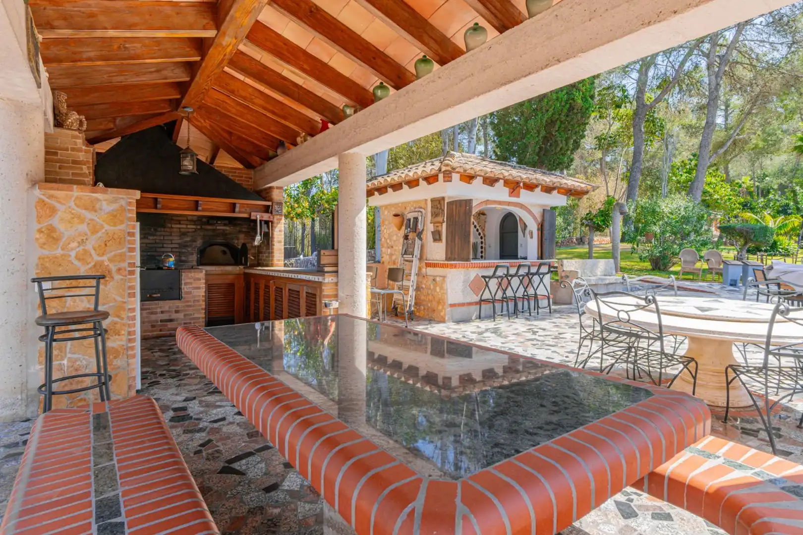 Terrasse von Country house zum Verkauf in  Palma de Mallorca mit Klimaanlage, Privatgarten und Terrasse