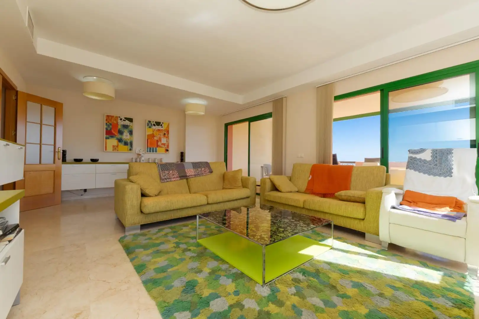 Sala de estar de Dúplex en venta en Fuengirola con Terraza, Trastero y Piscina comunitaria