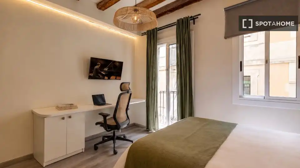 Flat with terrace to rent in Ciutat Vella, imagen 5